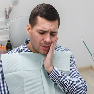 How to Handle Pain If My Crown Broke Off at the Gum Line